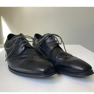Kenneth Cole black leather dress shoes